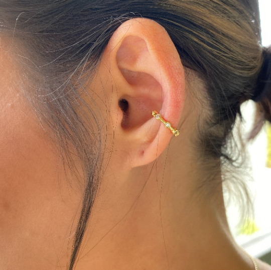 Ear Cuff With Bezel Cubic Zirconia - 18k Gold Filled